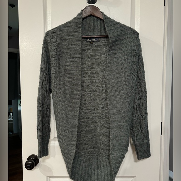 Gray Long Sleeve Knit Cardigan. Size small - Picture 1 of 5
